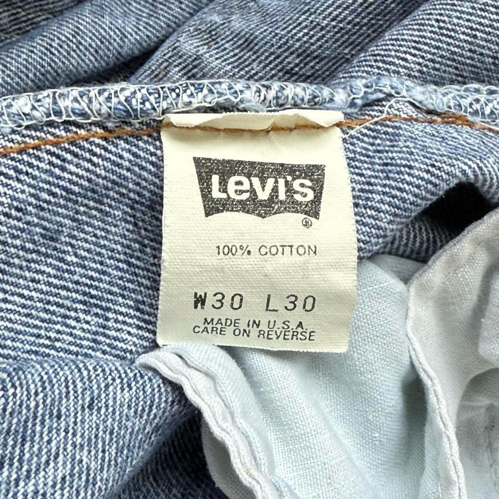 Vintage 90’s Levi’s 550 Light Blue Wash Jeans - Picture 5 of 8